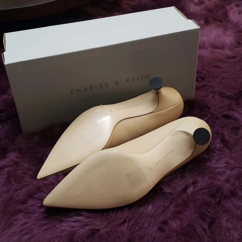 Brand new never worn Charles & Keith size 38 in Beige - Picture 4 of 6
